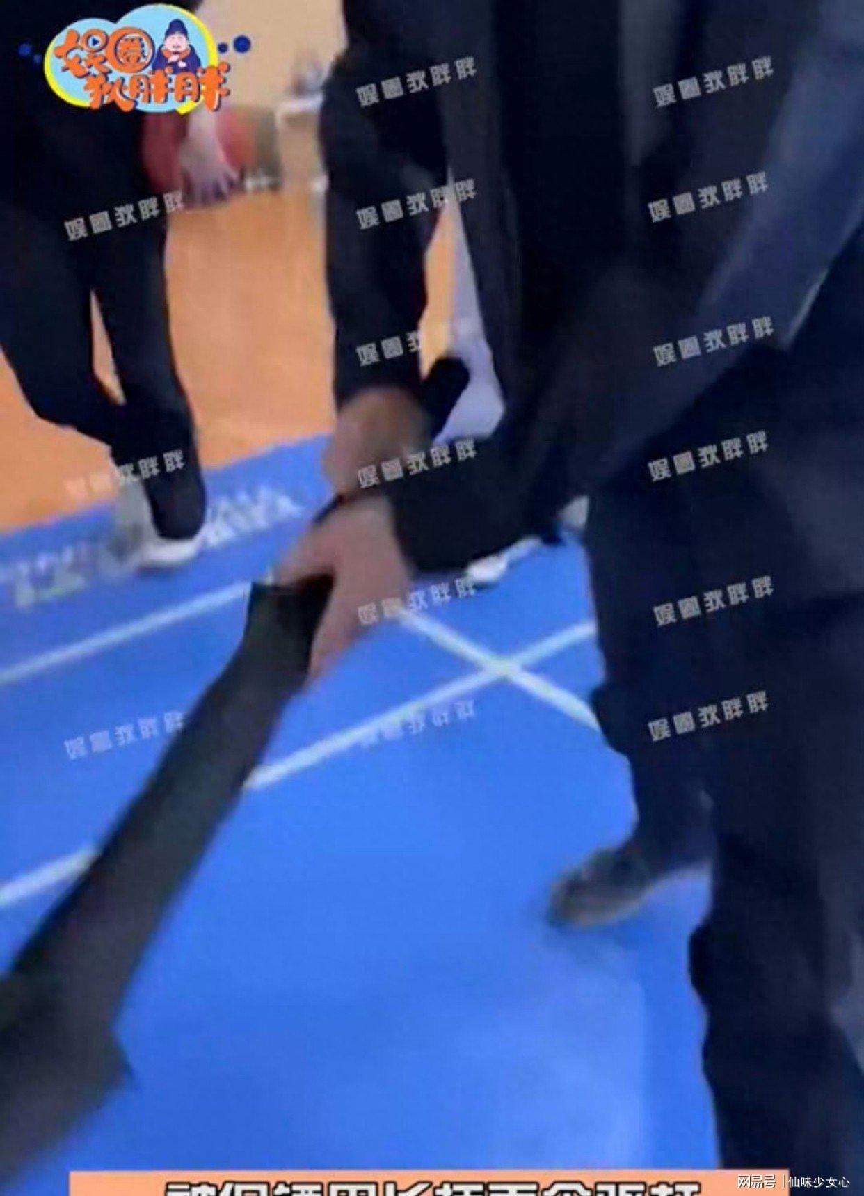 开云体育官方入口-曝王鹤棣无视保镖当众殴打女粉
